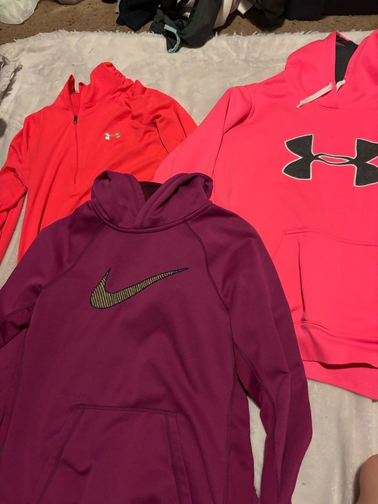 Nike Tops - Women’s nike and under armor bundle in size small